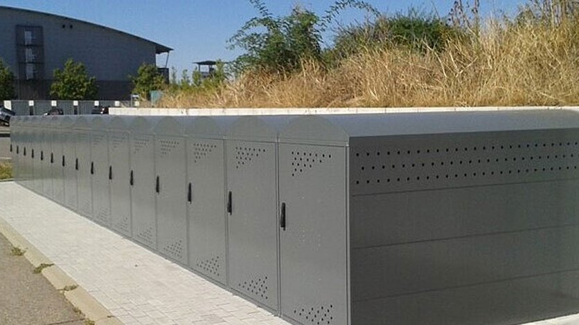 Neue abschließbare Fahradboxen bei Wohnturm 1 von Gebäude1