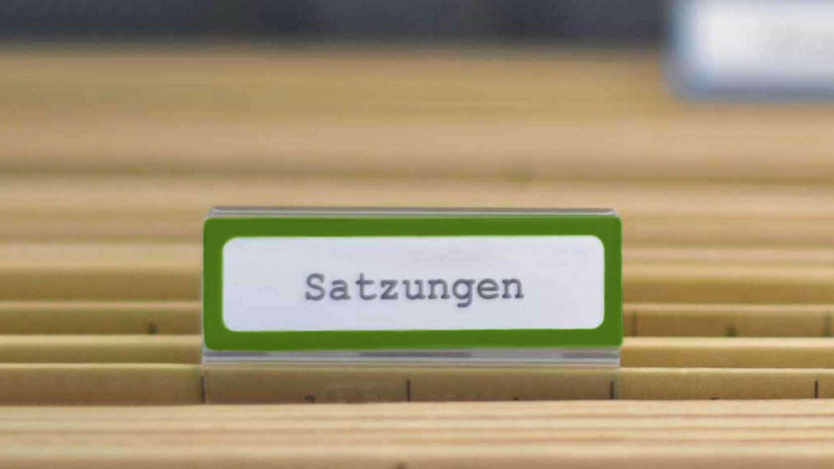 Hängeregister mit der Beschriftung Satzungen