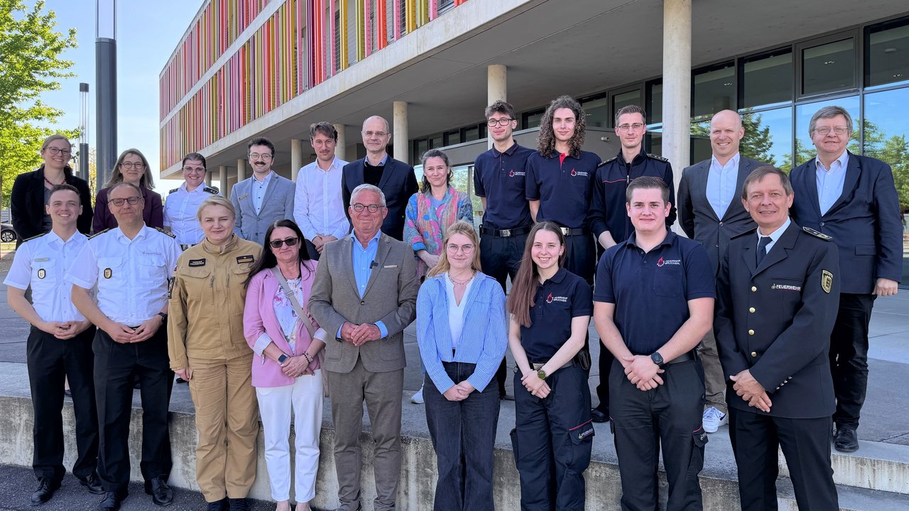 Teilnehmende an der Auftaktveranstaltung "Young Heroes"